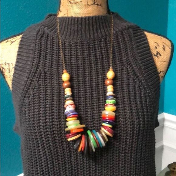 Buttons and Beads necklace - Picture 2 of 4